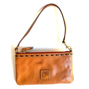 Dooney & Bourke Vintage Small clutch British Tan All Weather Leather